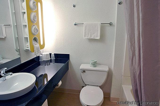 Hotel 6-arlington Heights, Il - Chicago North Arlington Heights