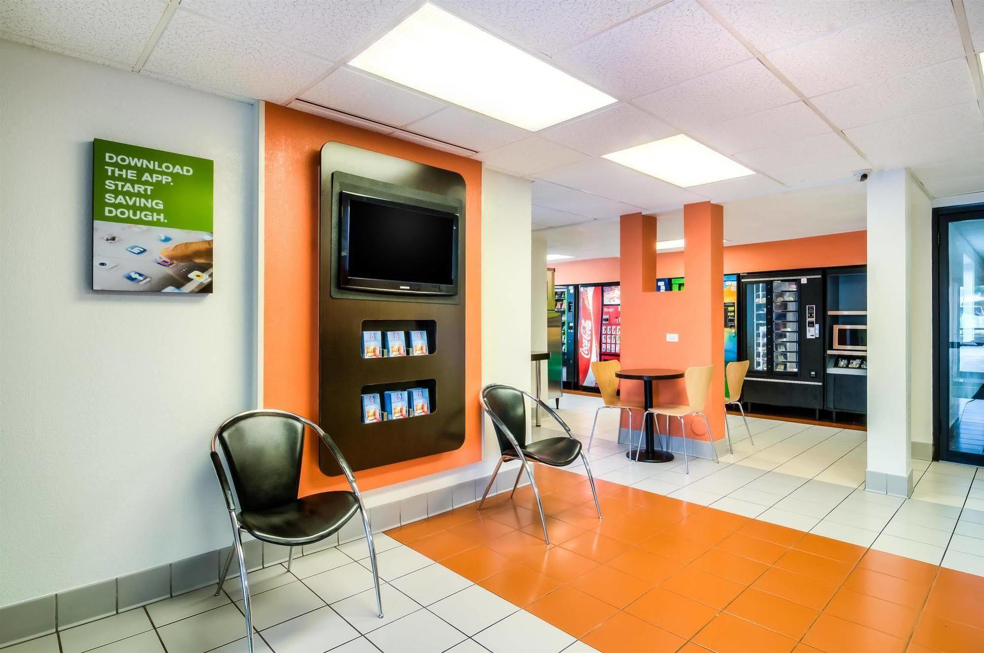 Hotel 6-arlington Heights, Il - Chicago North 2*