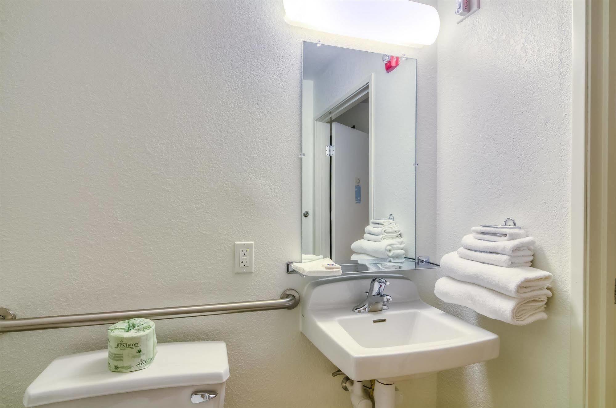 Hotel 6-arlington Heights, Il - Chicago North Arlington Heights