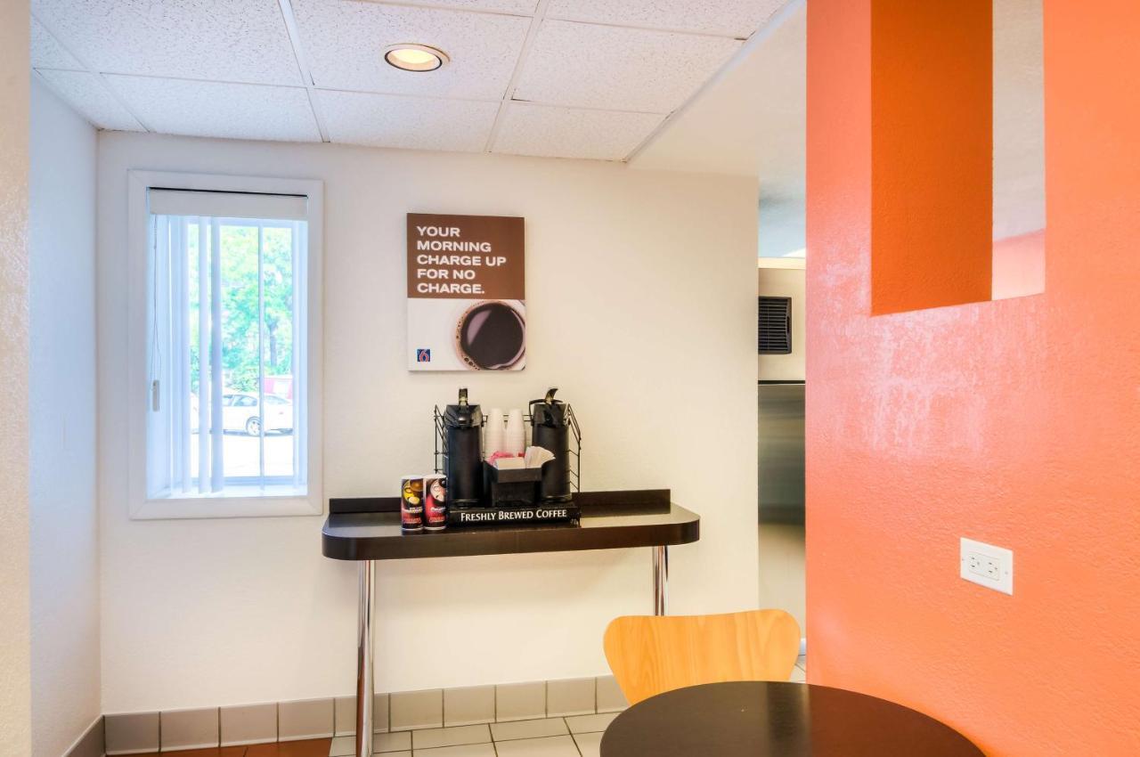 Hotel 6-arlington Heights, Il - Chicago North